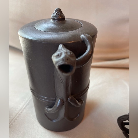 Clay Chinese Yixing Lizard Dragon Teapot with teacups - Picture 3 of 7